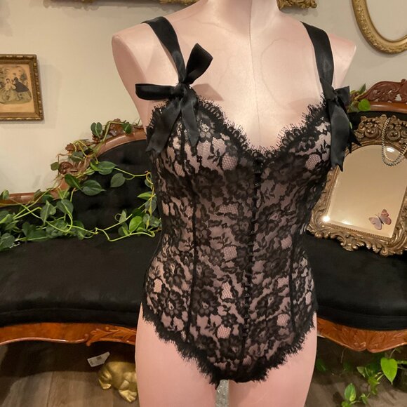 Victoria's Secret Gold Label Vintage lingerie Lace Teddy Bodysuit Size M Black - Picture 2 of 4
